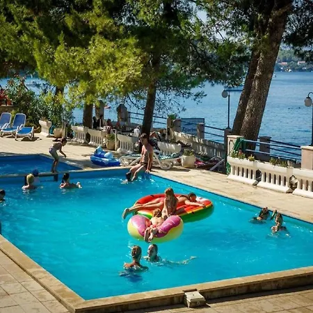 Lumbarda Resort Apartments * Лумбарда