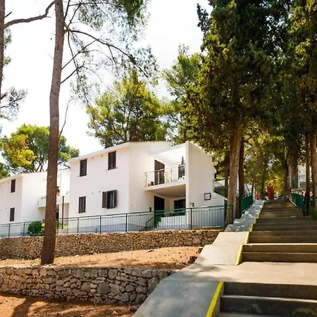 Lumbarda Resort Apartments * Лумбарда