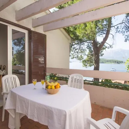 Lumbarda Resort Apartments
